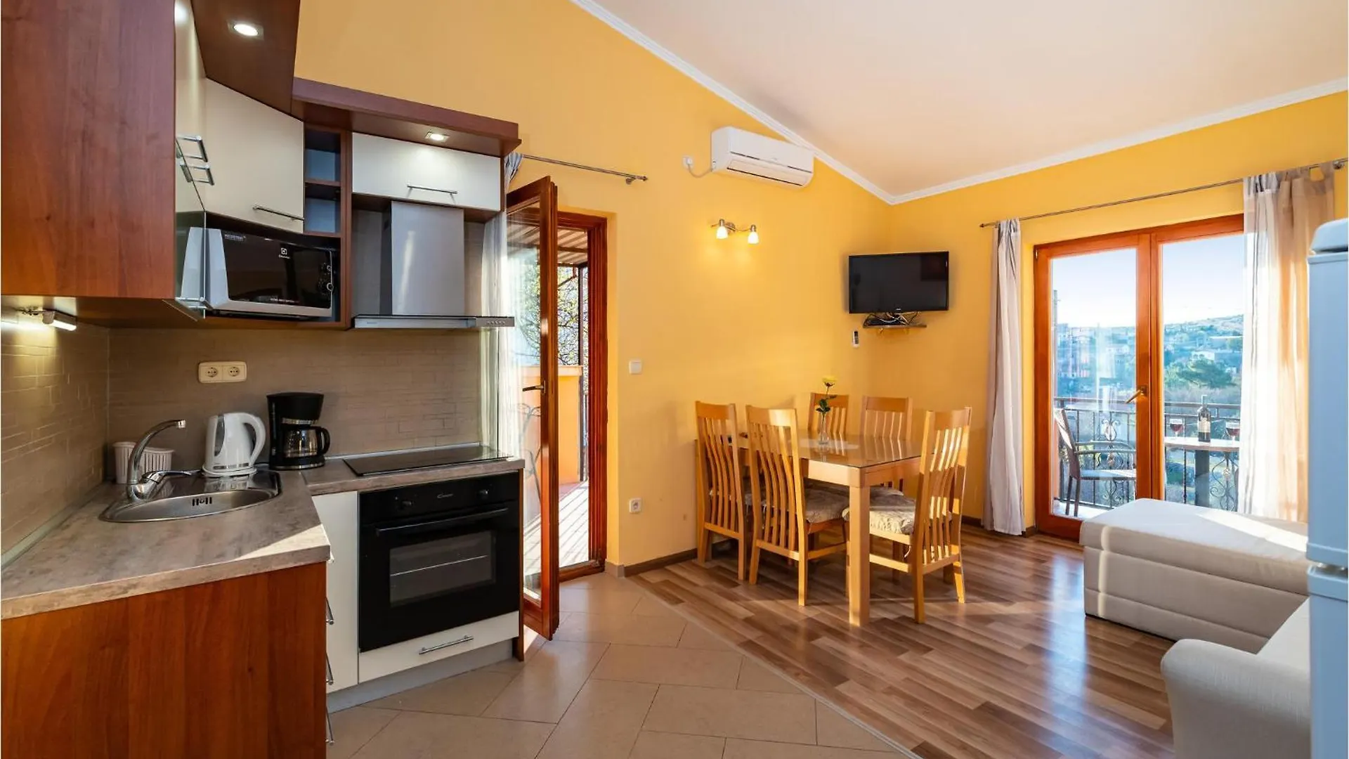 Awesome Apartment In Modric With Kitchen Rovanjska 0*,  Horvátország